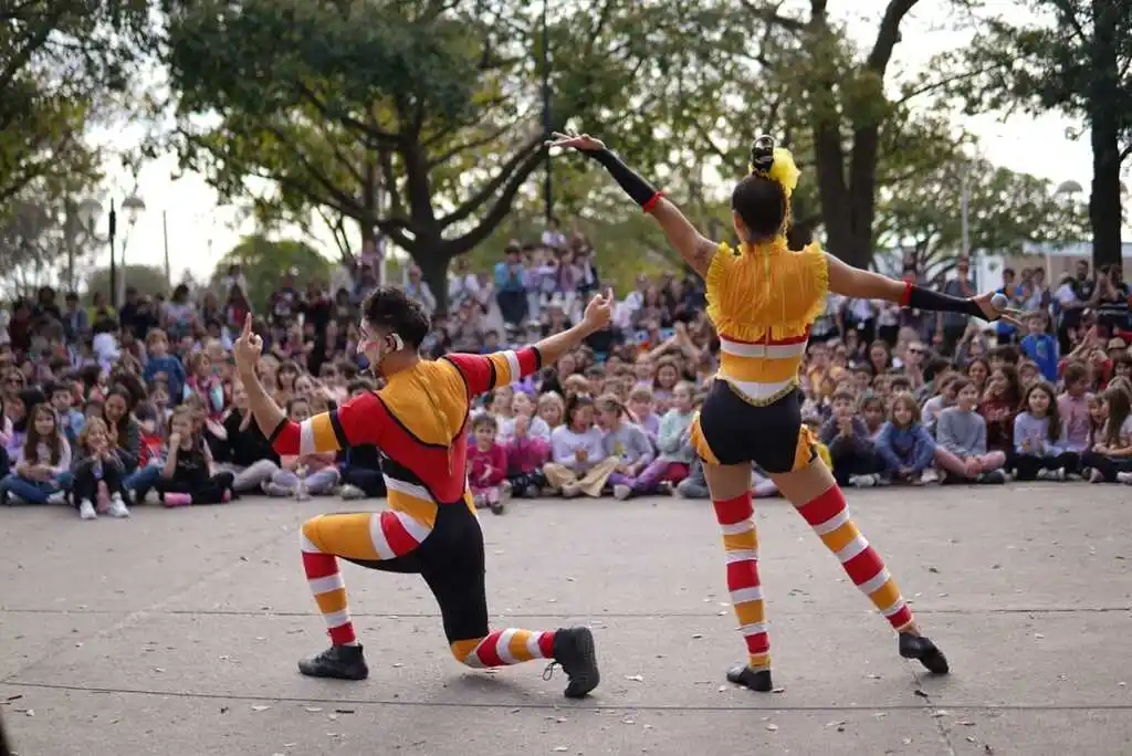 Propuestas gratuitas en espacios públicos para grandes y chicos