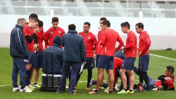 Al Rojo le costó caro el triunfo en el amistoso de pretemporada