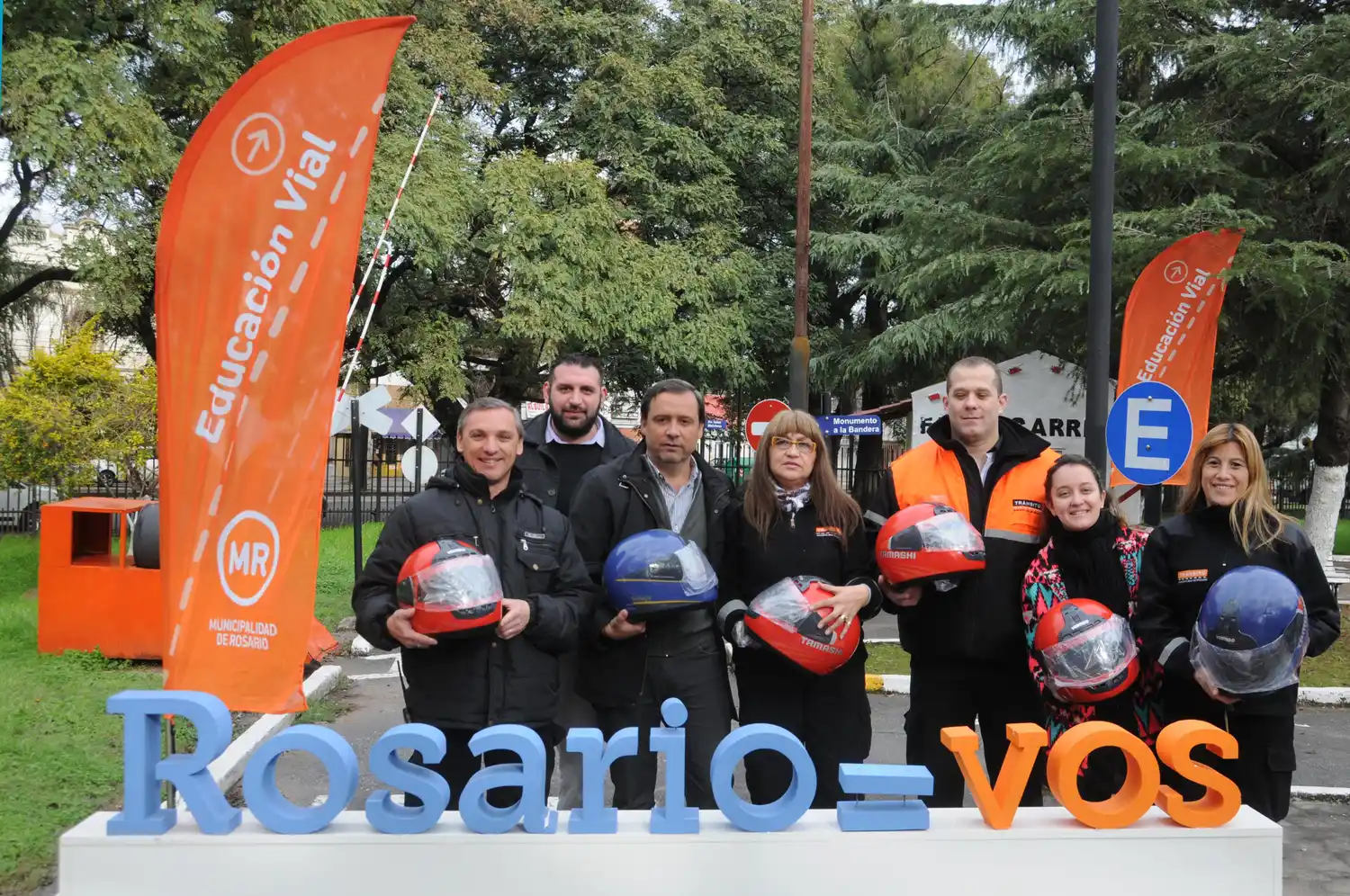 Se entregaron cascos por el Mes de la Conciencia Vial