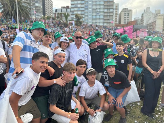 Lunghi acompañó a la delegación tandilense en la inauguración de las finales en los Juegos Bonaerenses