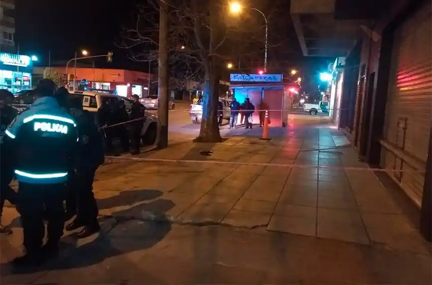 Mujer policía se defendió y con un tiro frenó el ataque de dos malvientes que quisieron robarle