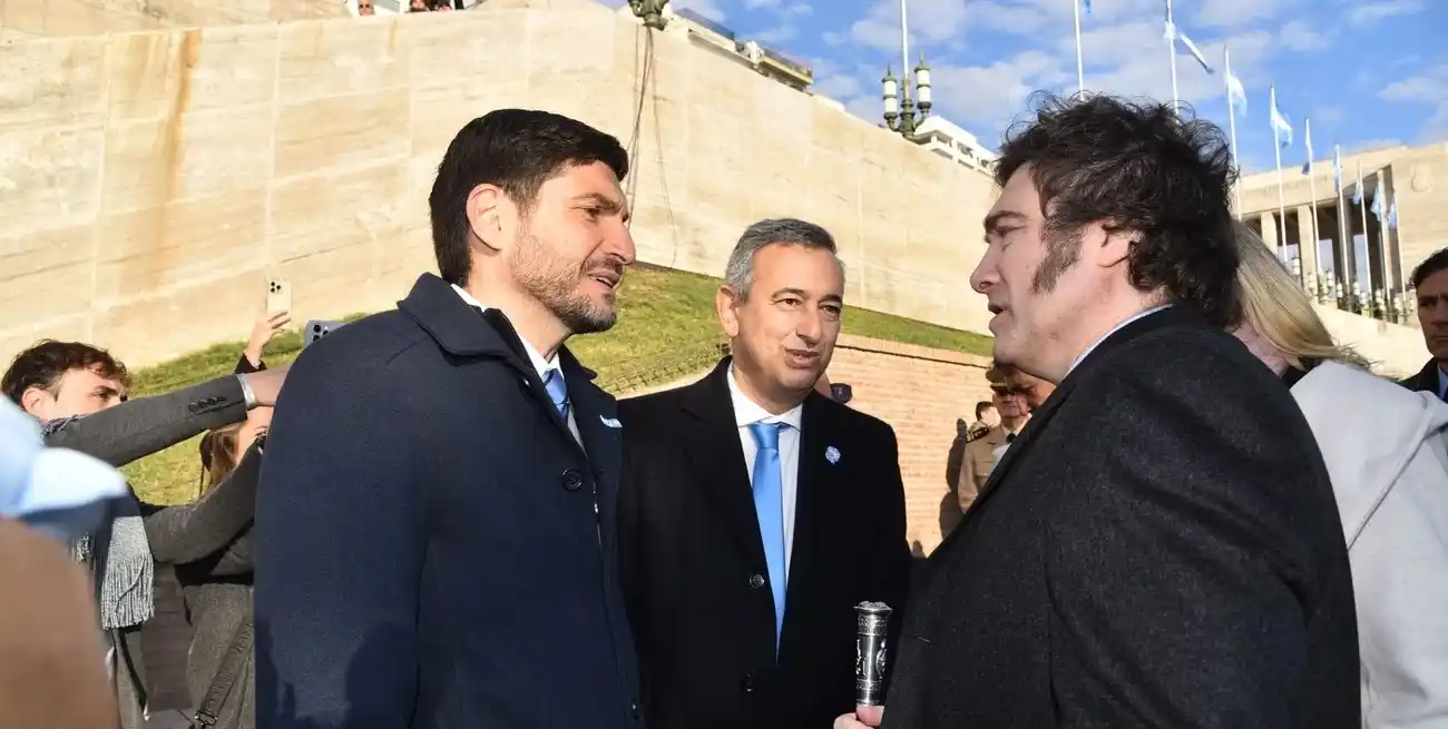 Maximiliano Pullaro junto al presidente Javier Milei este jueves en Rosario. Crédito: Mauricio Garín