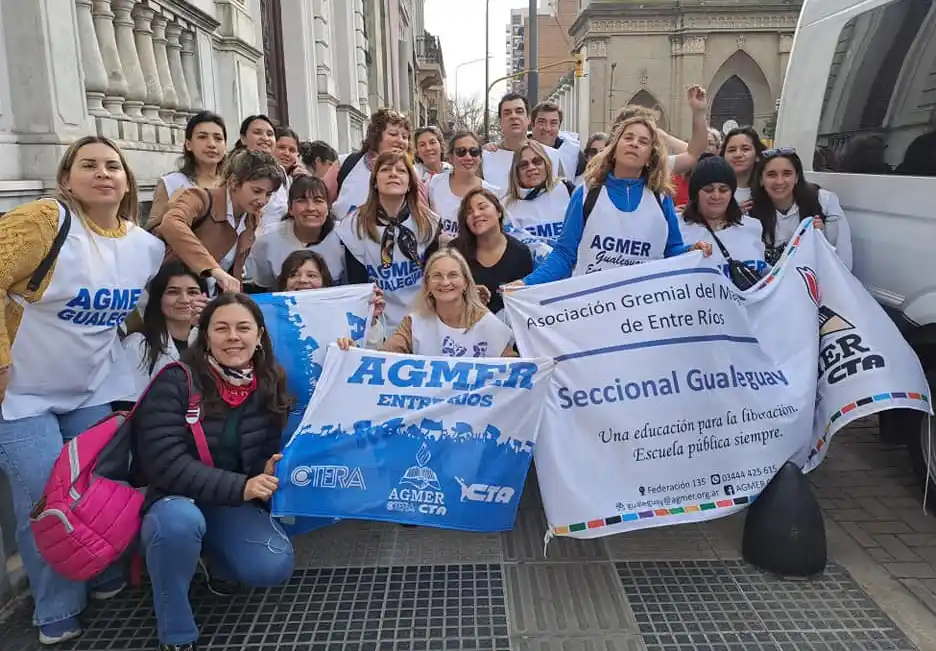 Un gran número de afiliados de Gualeguay participó en la movilización de Paraná.