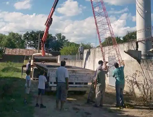 El Club Barrio Norte cuenta con iluminación de la cancha de fútbol
