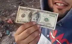 Revolvieron un basural y hallaron 50 mil dólares