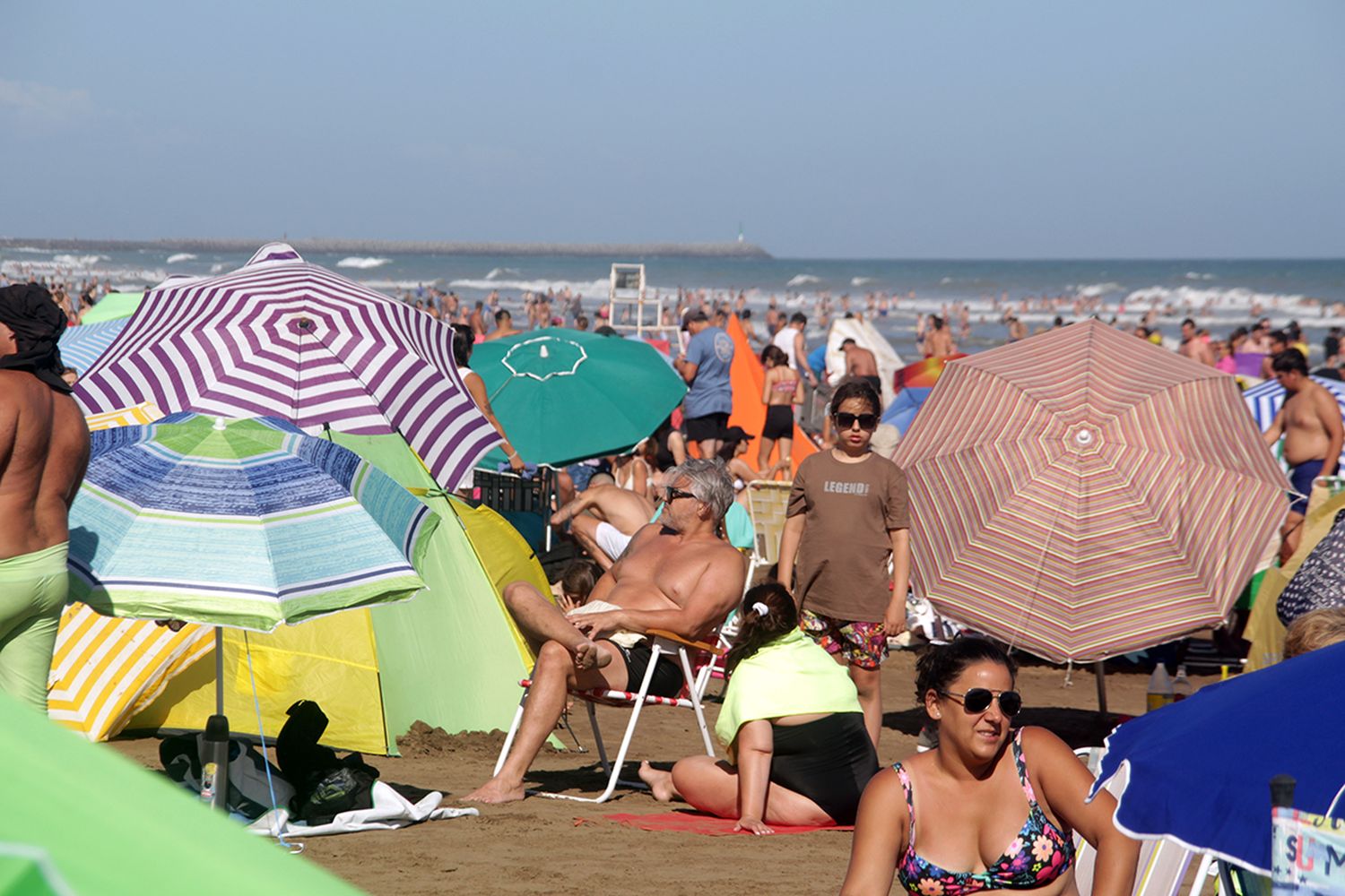 El buen clima colaboró para que muchos turistas se acercaran hasta la ciudad