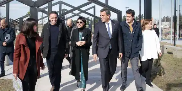 Massa participó de la inauguración de un espacio recreativo en Quilmes: “Vamos a defender los clubes de barrio", dijo Mayra Mendoza