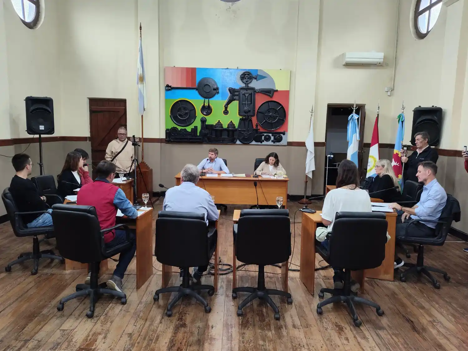 Sesión legislativa para aprobar los cambios en la factura de luz.