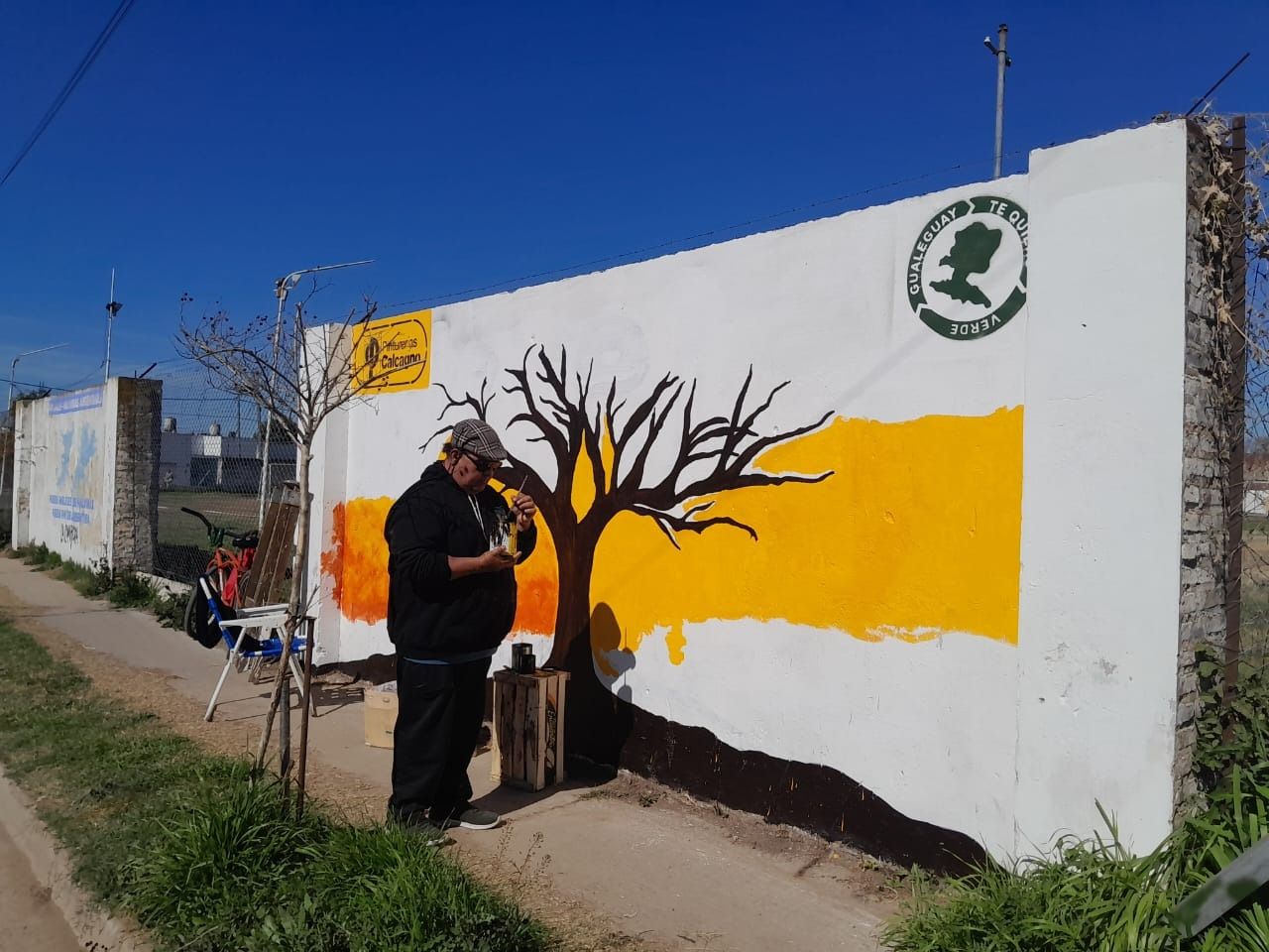 El profesor Daniel Rodríguez es quien encabeza la realización de la obra artística.