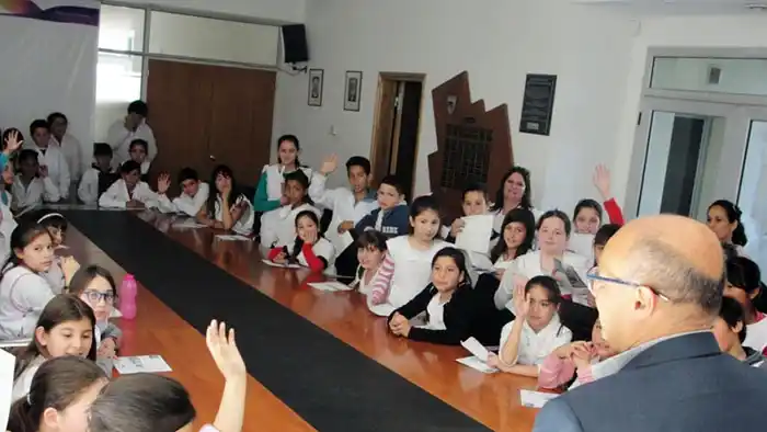 Estudiantes visitaron al intendente Reino