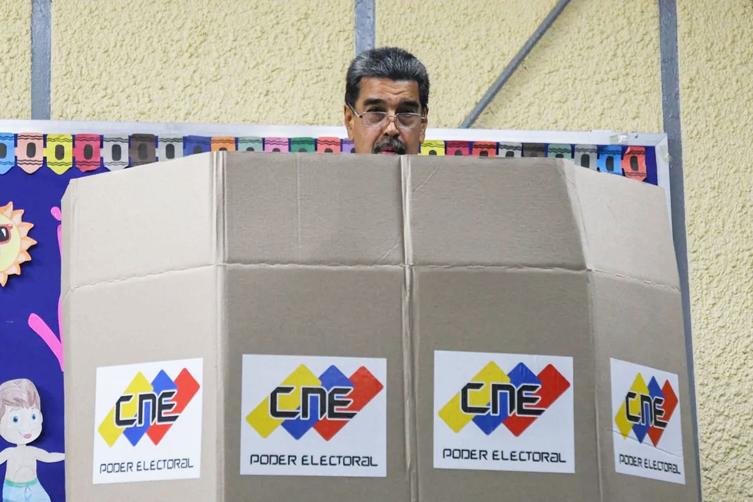 Elecciones en Venezuela: sin resultados oficiales, silencio en las filas de Maduro y optimismo en la oposición que pedía cuidar el voto en los centros electorales