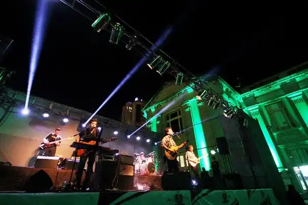 Con un recital de Richard Coleman, San Patricio se despidió hasta el año que viene