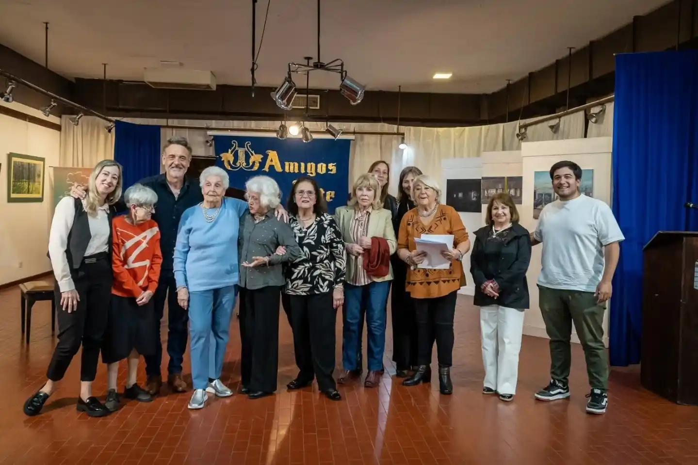 Tarde especial para los Amigos del Arte. Foto: Municipalidad de Firmat.
