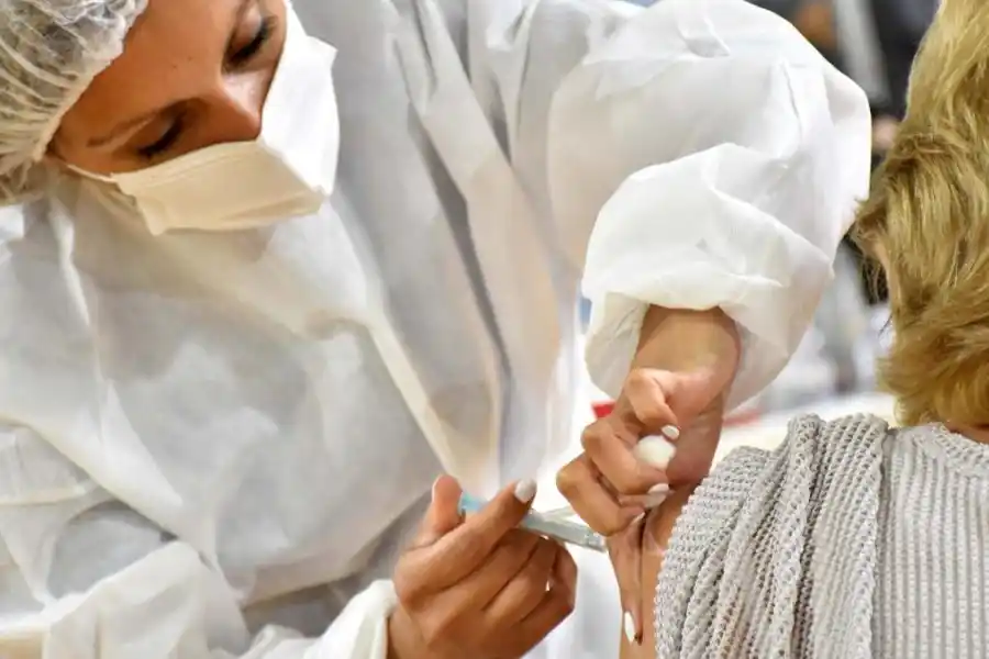 A partir de la pandemia de Covid-19, se inició un proceso más acelerado de cuestionamiento de las vacunas.