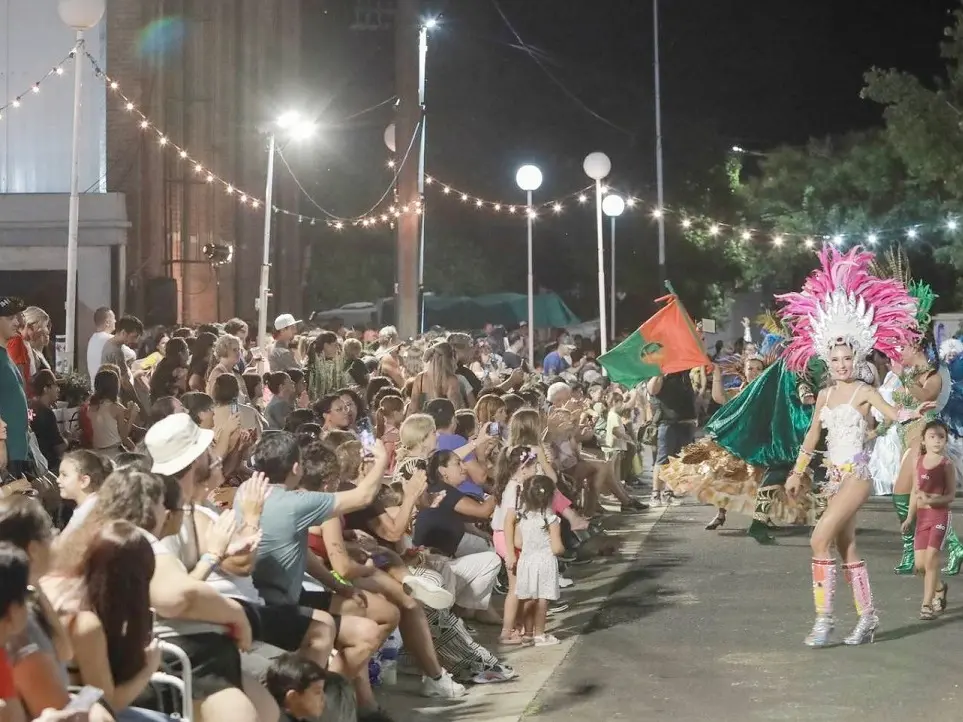 El carnaval entrerriano en La Vieja Usina continúa con gran respuesta del público