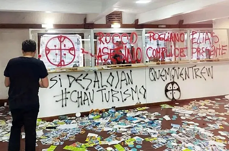 Vandalizaron la oficina de turismo de El Bolsón
