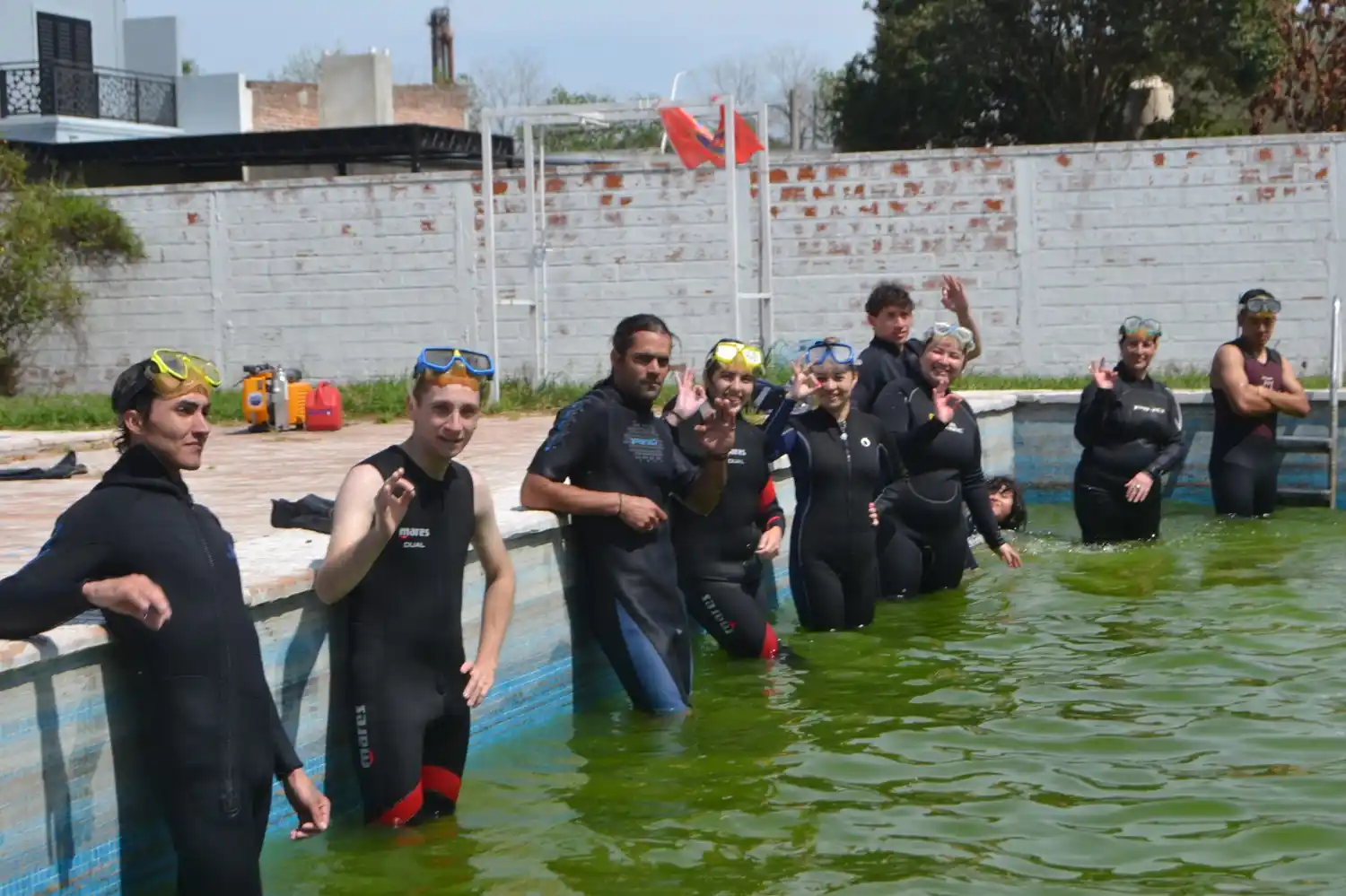 Curso de buceo para bomberos para conformar una brigada de rescate