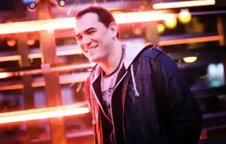 Ismael Serrano hace pie en el Teatro Municipal