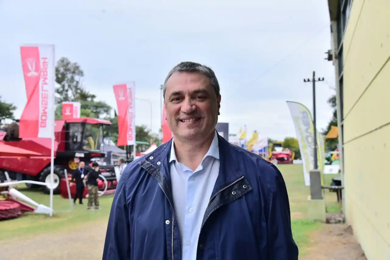 El legislador provincial Gustavo Tevez en la expo TodoLáctea