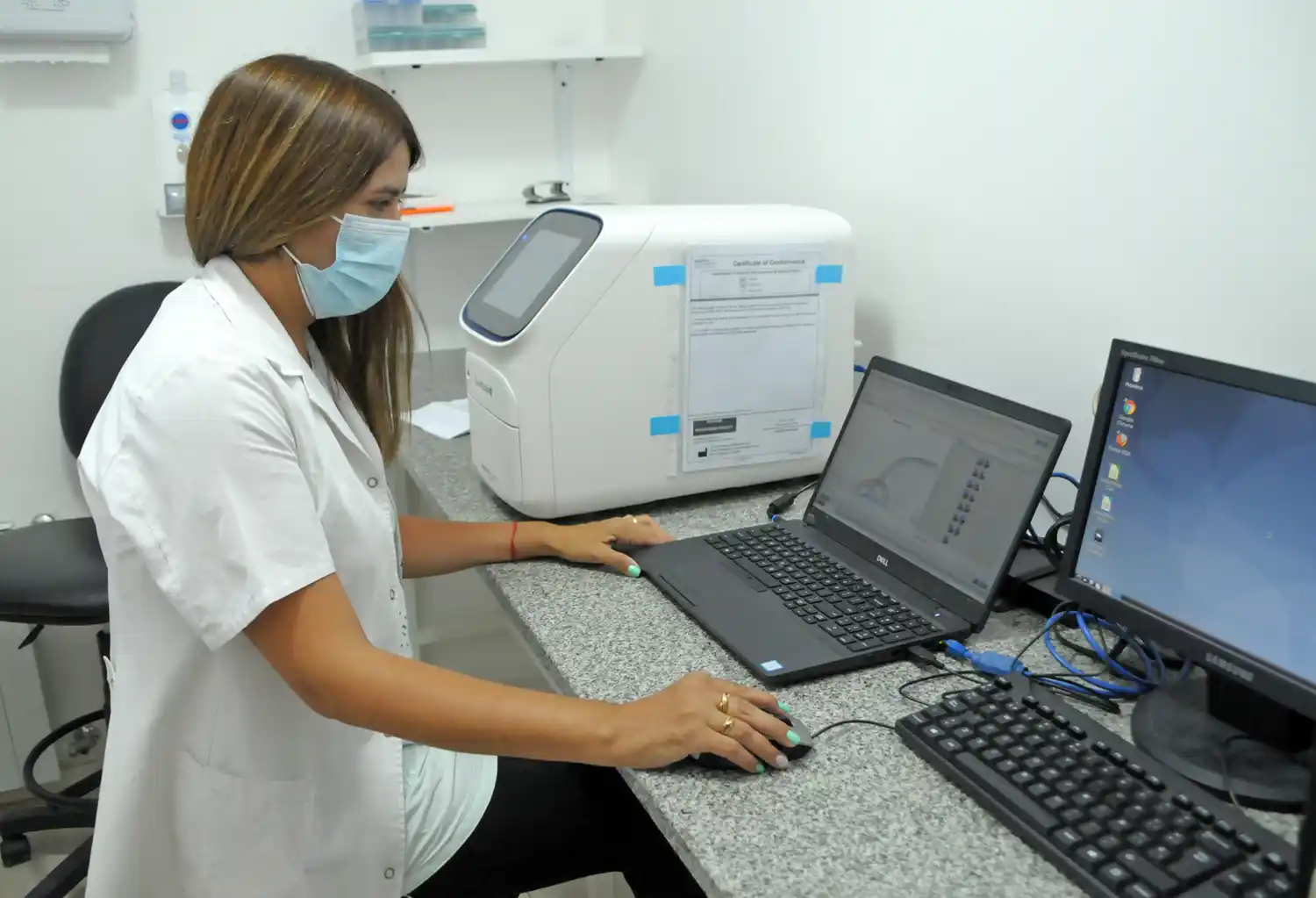 Pese a la baja demanda y casos positivos, siguen los hisopados en el centro de testeos del Hospital