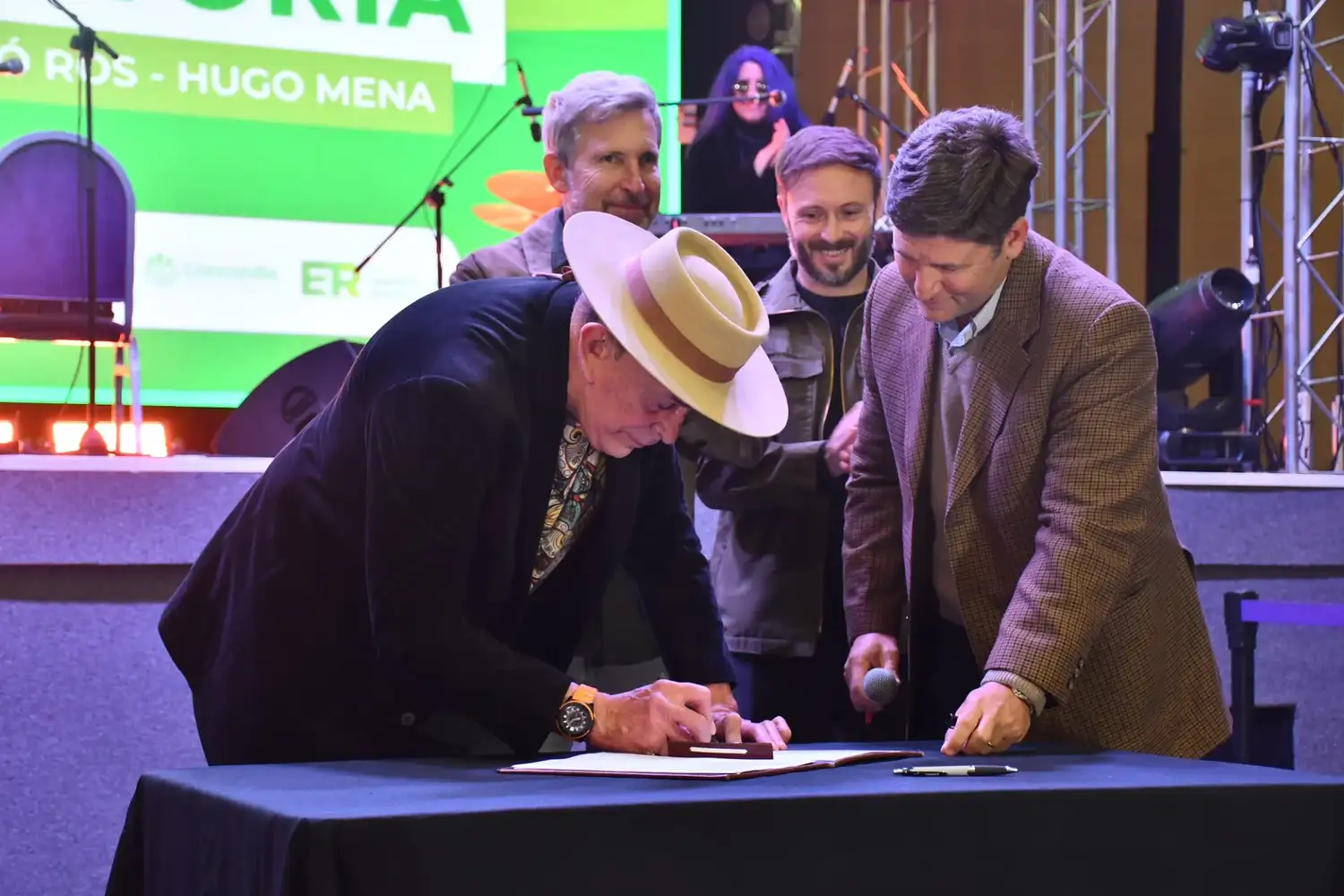Antonio Tarragó Ros donó El Alma Entrerriana y legó a la provincia una obra para preservar su identidad cultural