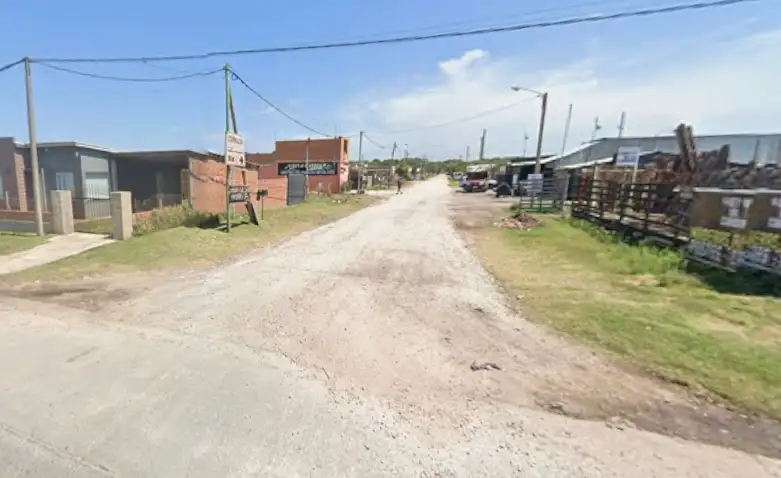 Luminarias y asfalto, sólo algunos de los reclamos de los vecinos del barrio Félix U. Camet.