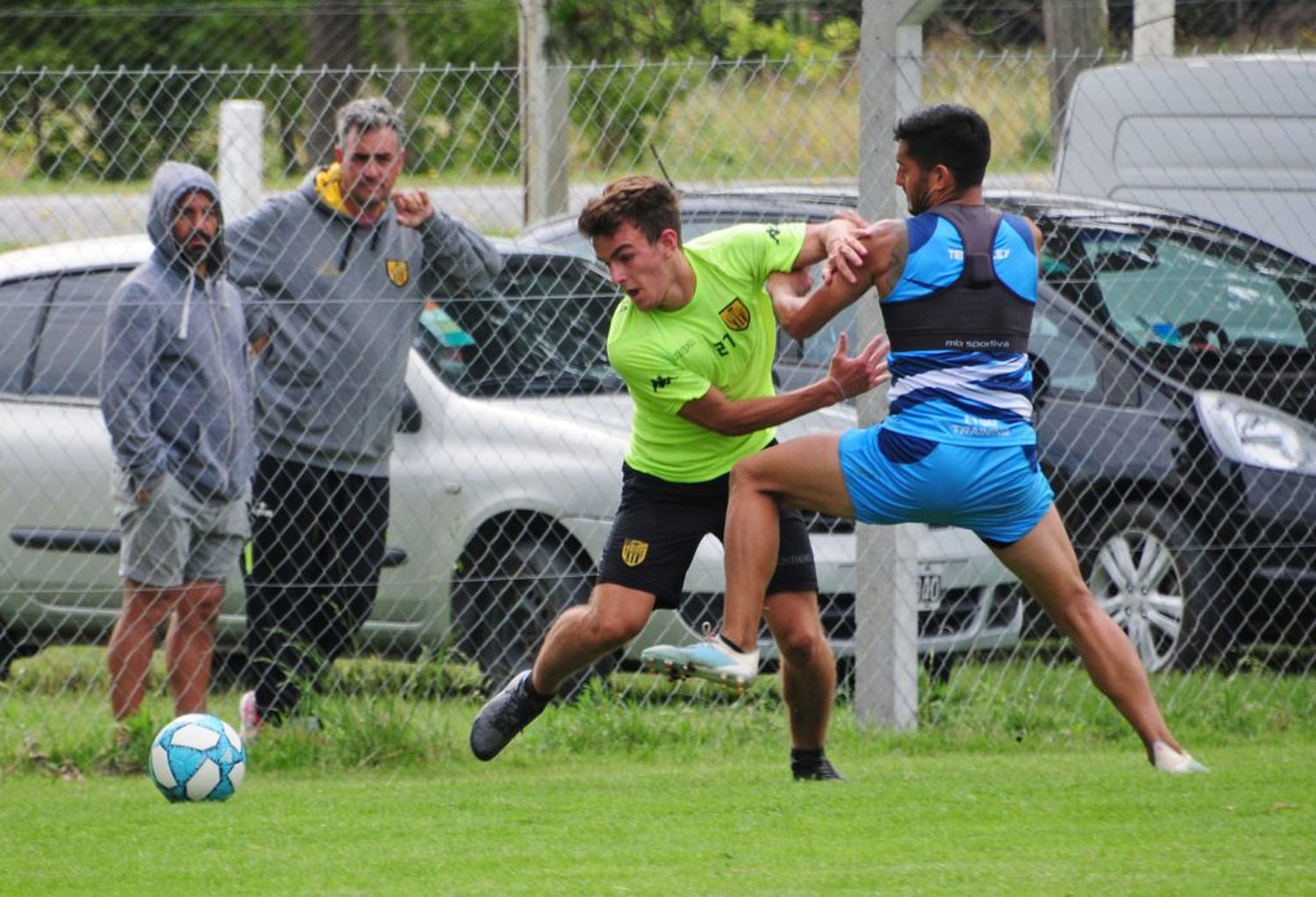 Santamarina hizo fútbol midiéndose con Temperley