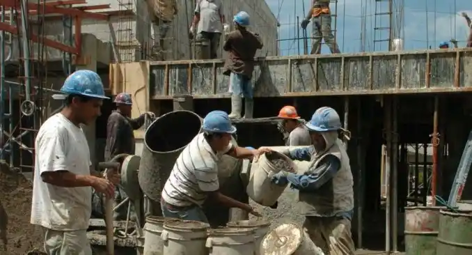 Por día se pierden 140 puestos de trabajo en la construcción