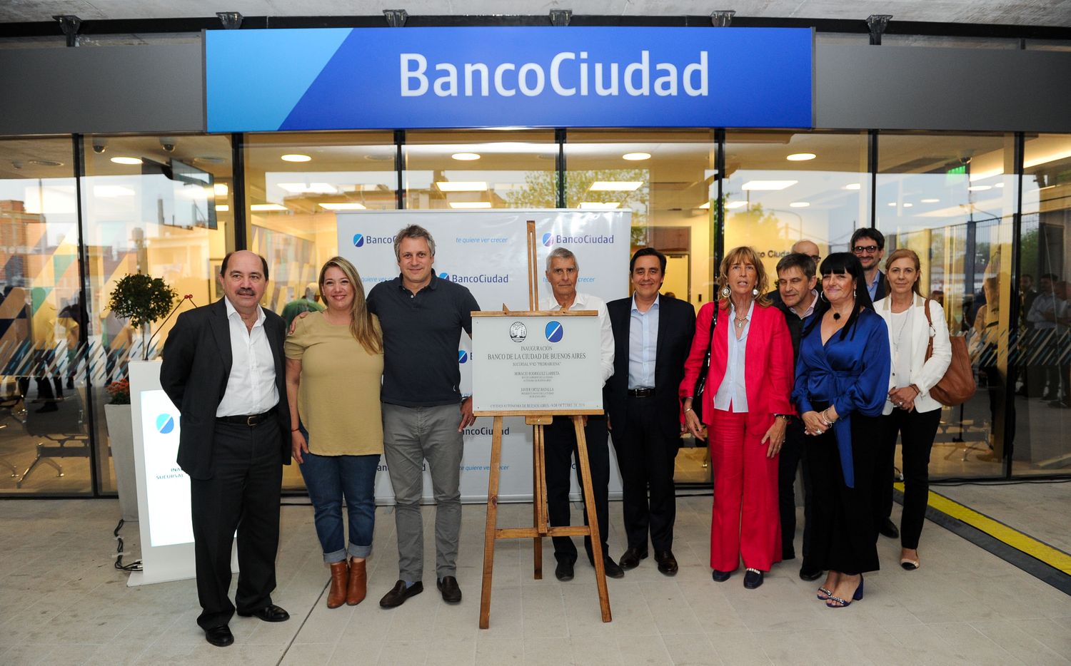 Por primera vez, un banco llega al barrio del "elefante blanco" en Villa Lugano