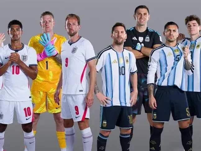 Ingleses y argentinos reeditan a las 16 en Atlanta, uno de  los "clásicos" más importantes del fútbol por un lugar en la gran final del Mundial 2026. Foto: TyC Sportst: