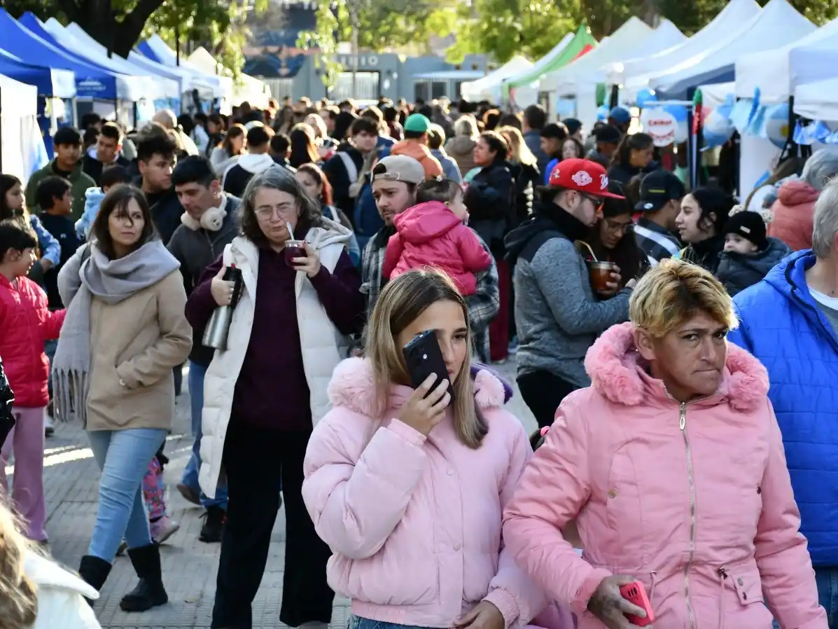 Jornada celeste y blanca en plaza San Martín.