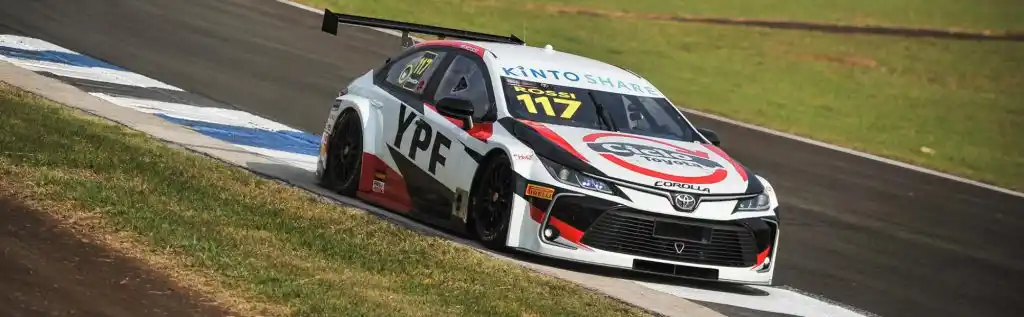 Matías Rossi fue décimo  en la carrera de Stock Car