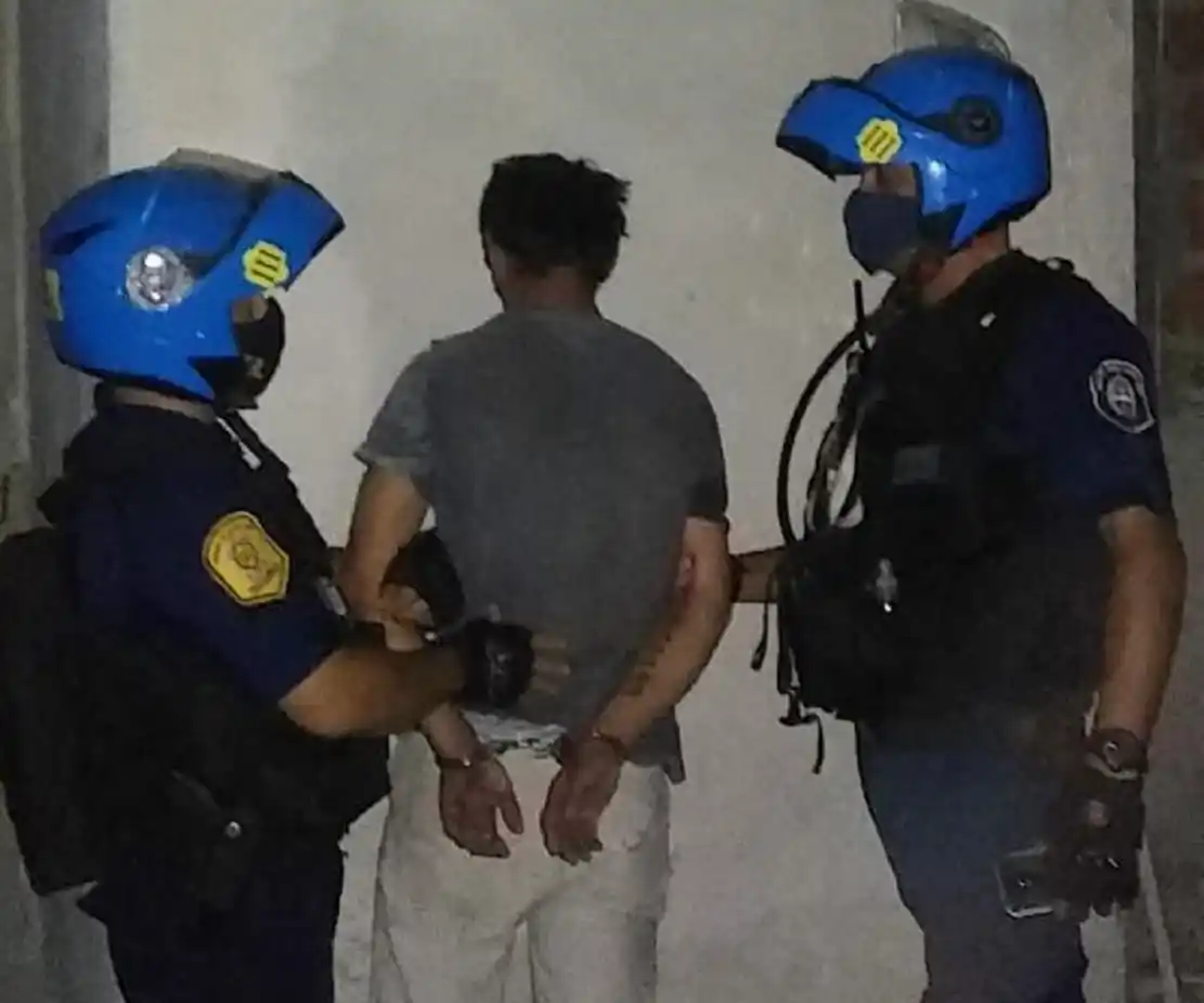 Atraparon a un sujeto que pretendía ingresar a una vivienda