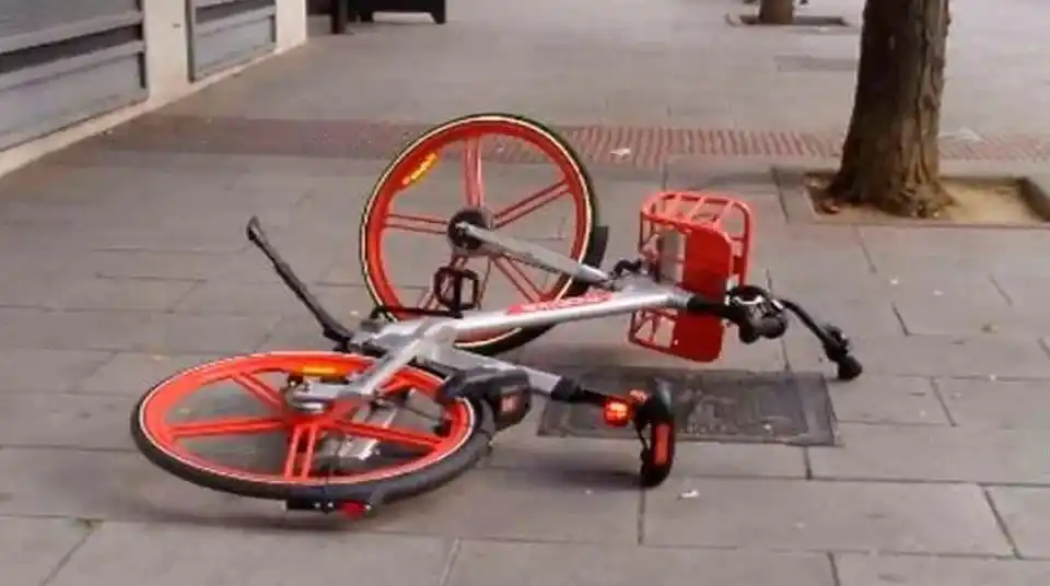 La macabra anécdota de un joven que se accidentó frente a un velatorio