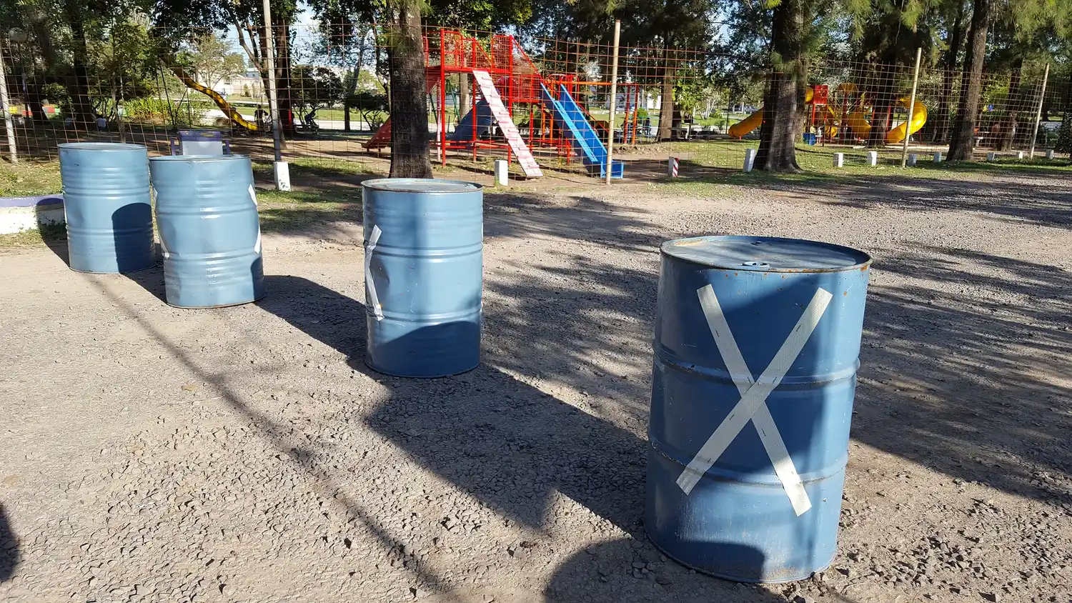 Cierran calle interna en Parque del Lago