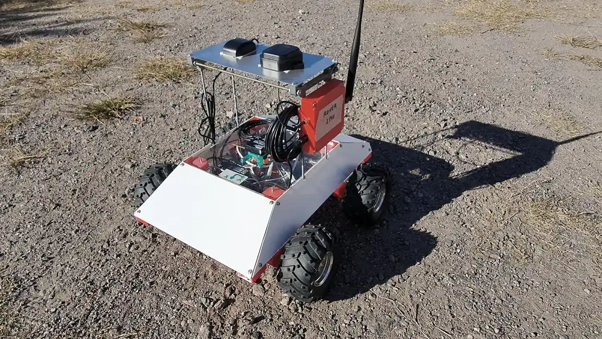 Construyeron un robot que elimina plagas de los cultivos usando rayos ultravioleta