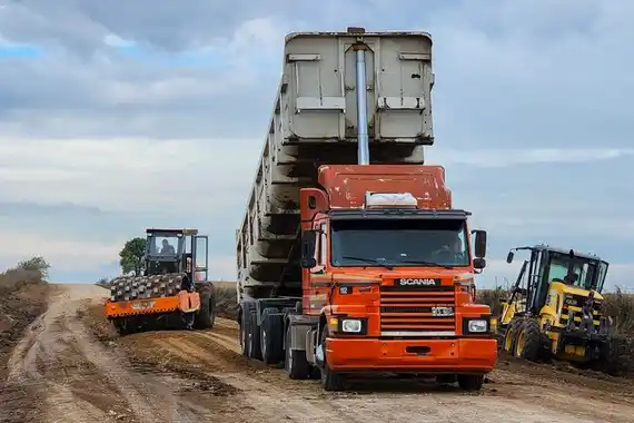 Gualeguay, clave en el nuevo plan de mejora de caminos rurales en Entre Ríos