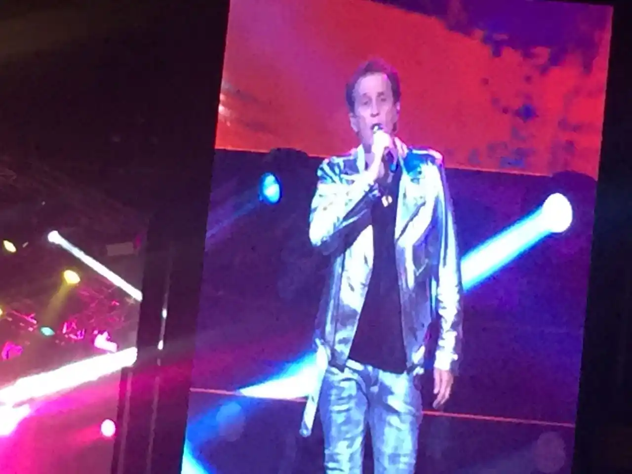 Emmanuel encantó a sus fanáticas