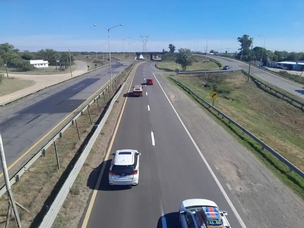 Avanzan obras de iluminación, señalización y mantenimiento en la Autovía del Mercosur