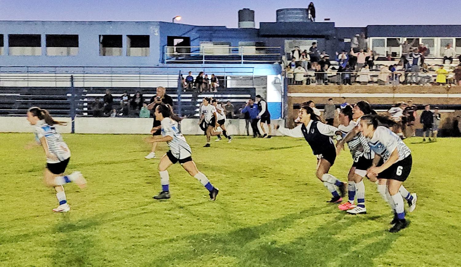 Rivadavia Femenino Campeón - 3