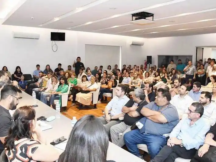 Entregarán más de 200.000 bolsas navideñas 
a las familias de todo el territorio provincial