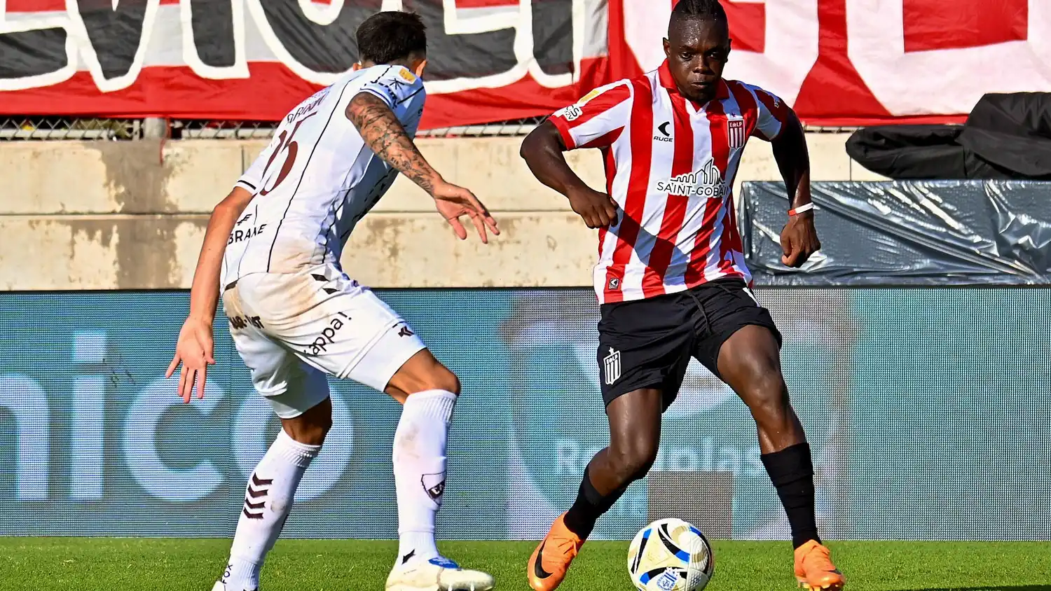 Cetré se quedará en Estudiantes.