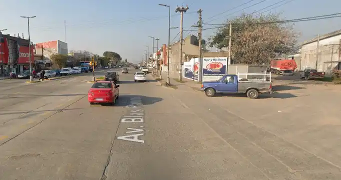 Un hombre en silla de ruedas fue atropellado por un camión