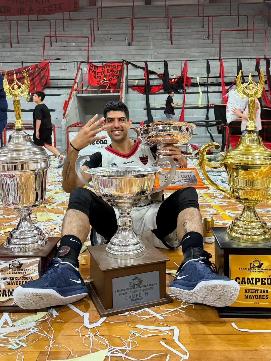 Olimpia tricampeón - 5