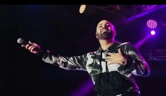 Omar Enrique obvia la polémica y lanza su nuevo disco