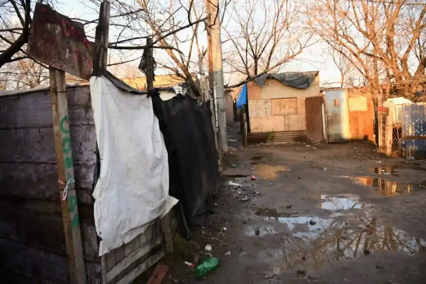 «Empezaron a tirar tiros para todos lados»: los detalles de la balacera donde murió un hombre y resultó herida una menor