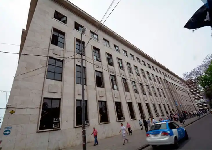 Presentan en Rosario su propuesta de juicio por jurados