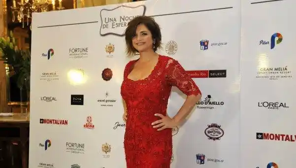 Araceli González hará una obra de teatro con Facundo Arana