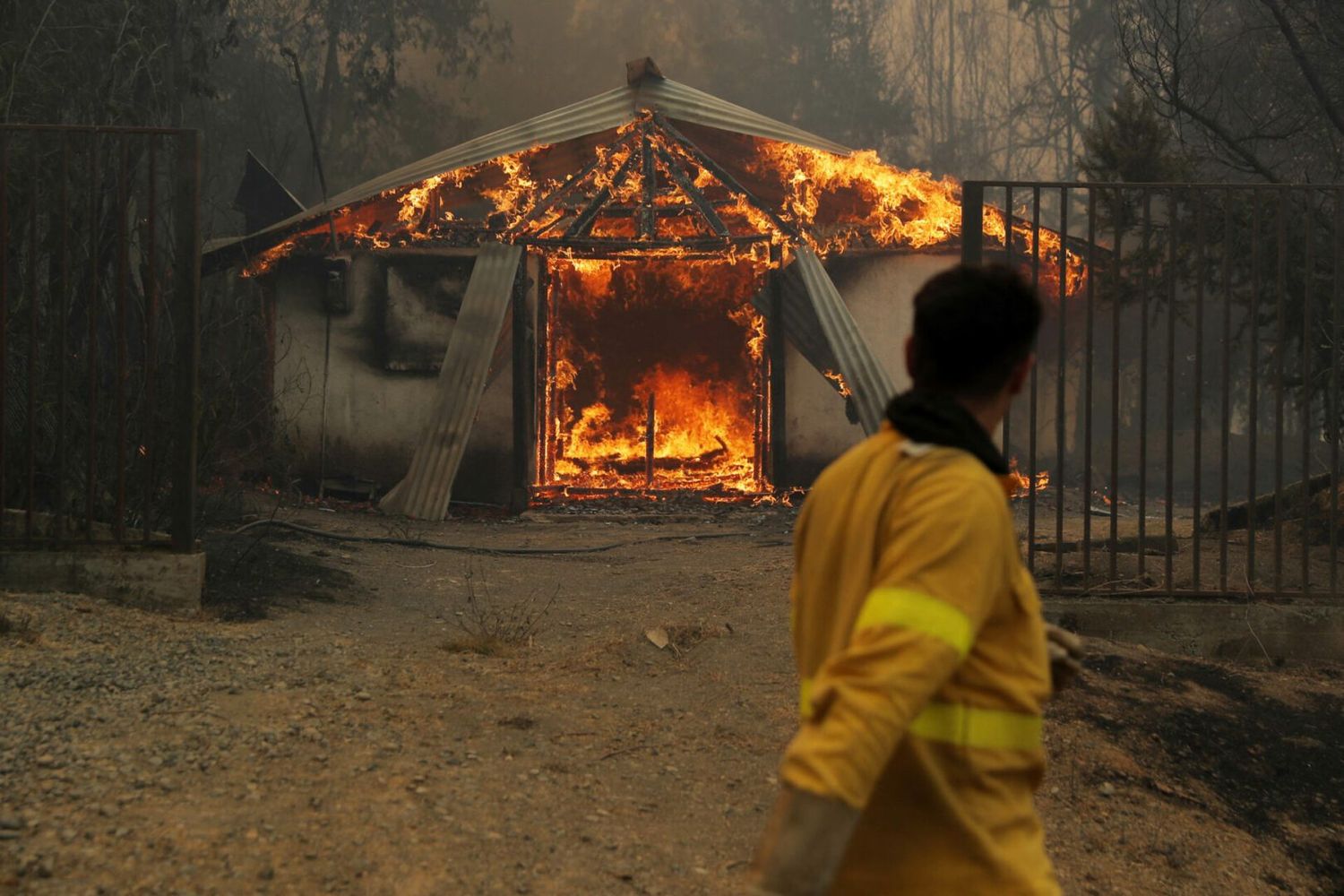 ¡TERMINA LA PESADILLA! Bomberos anuncian el fin de la emergencia por incendios forestales en Chile