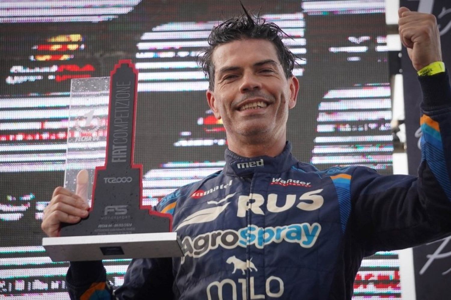 "Chino" Garcé ganó su primera carrera como piloto